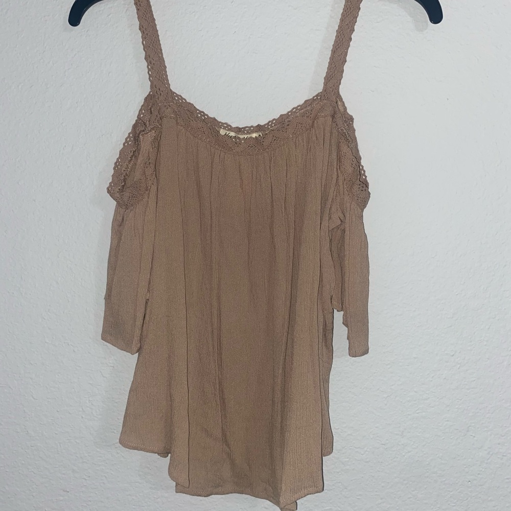 taupe/nude top